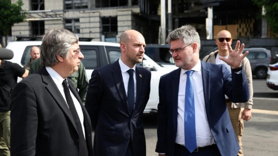 Міністр закордонних справ Франції прибув до Києва і відвідав місця російських ударів