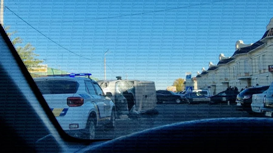 Мужчины перевернули и разбили микроавтобус с работниками ТЦК возле 7-го километра в Одессе