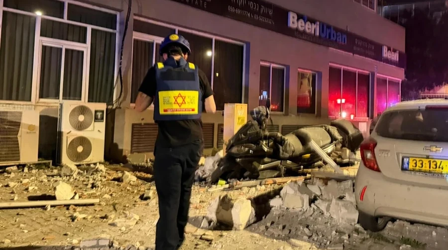 Іран вдарив балістикою по центральному Ізраїлю, двоє загиблих