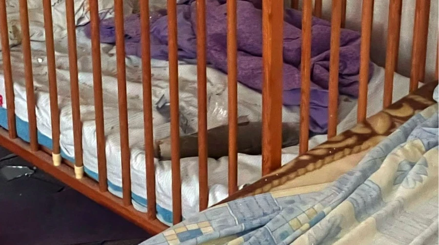 Flies through window: RPG round lands in bed where 2-year-old boy was sleeping in Kherson – photos