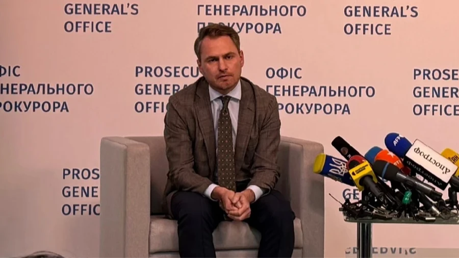 НАЗК перевірить статки Кравченка після розслідування про віллу в Дубаї його тещі