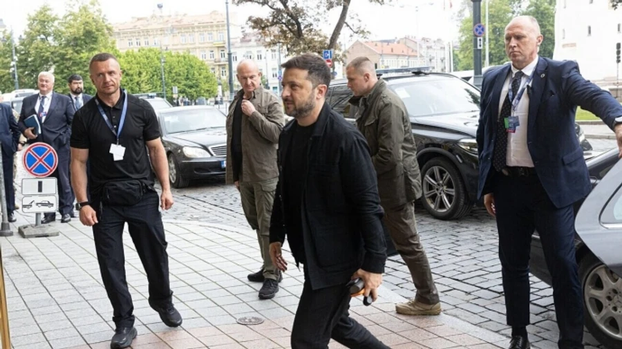 Zelenskyy arrives in Vilnius for Bucharest Nine summit