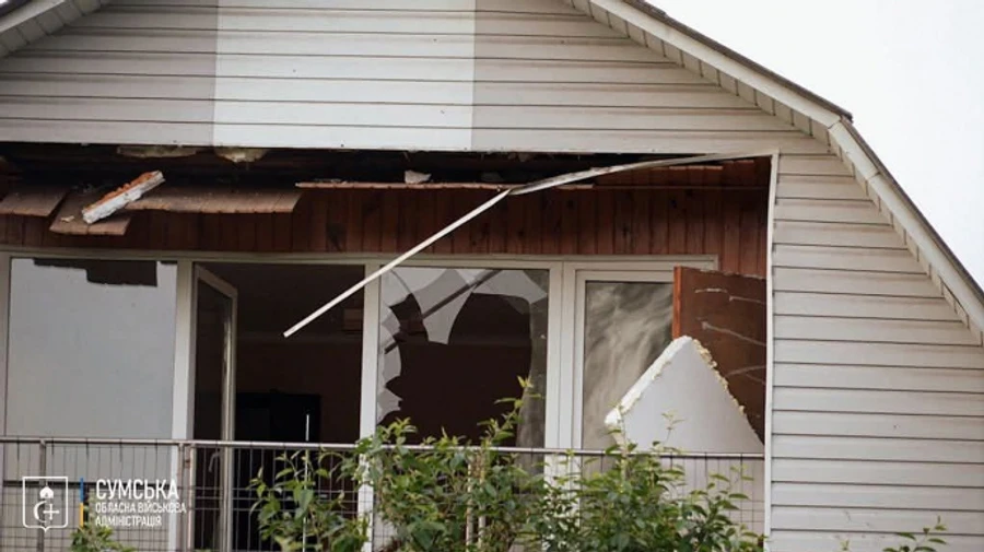 Russians attack Sumy, damaging industrial facility, residential buildings and cars – photo