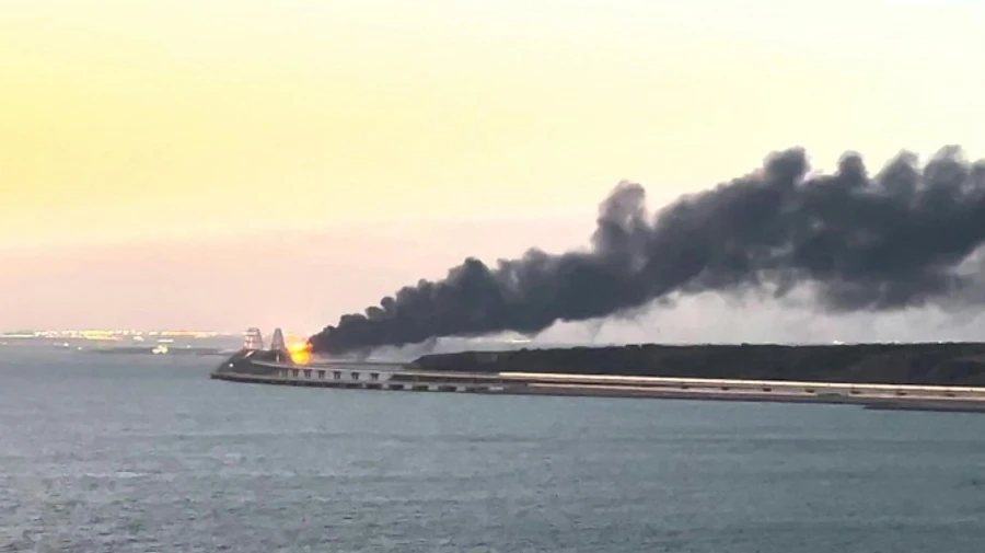 Ukrainian intelligence preparing to destroy Crimean Bridge in first half of 2024 – The Guardian