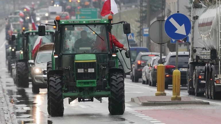 Polish farmers plot new blockade of Ukrainian border