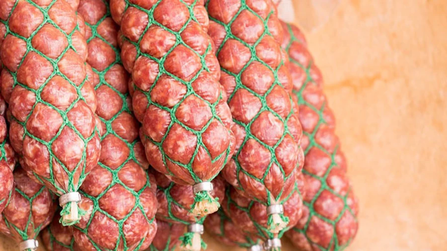 Не шубами єдиними: у Владивостоці дружинам загиблих окупантів роздали ковбасу і паштет