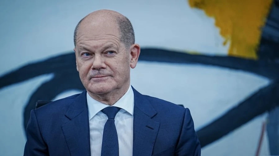 Шольц: Для завершення війни з Росією потрібно говорити, але вона має вивести війська