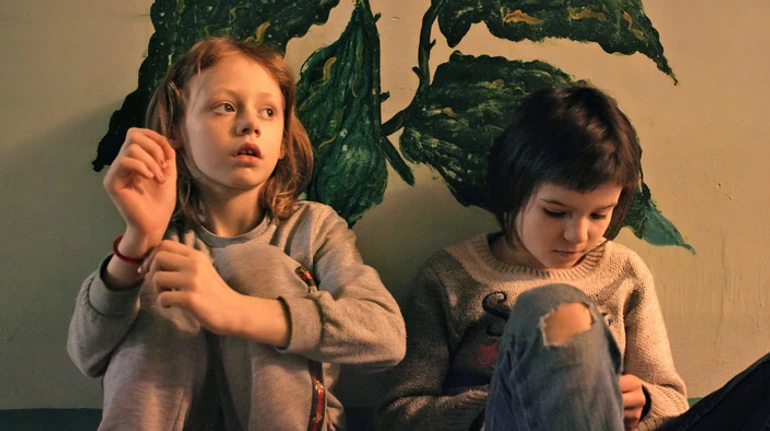 У детей из приюта – две войны. Документалист фильма Дом из заноз рассказал о съемках у линии фронта