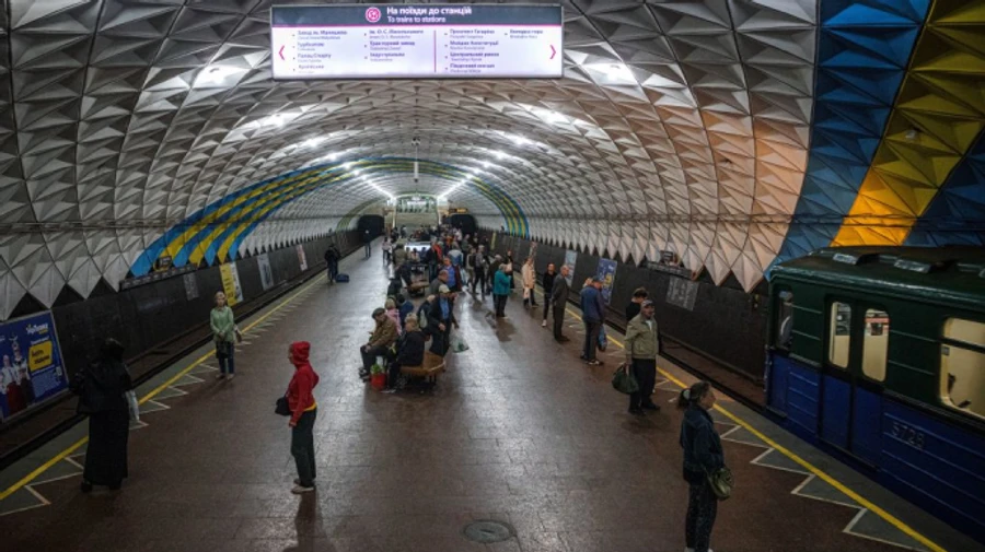 Метро в Харкові не будуть зупиняти через обстріли, але виділять місце для укриття