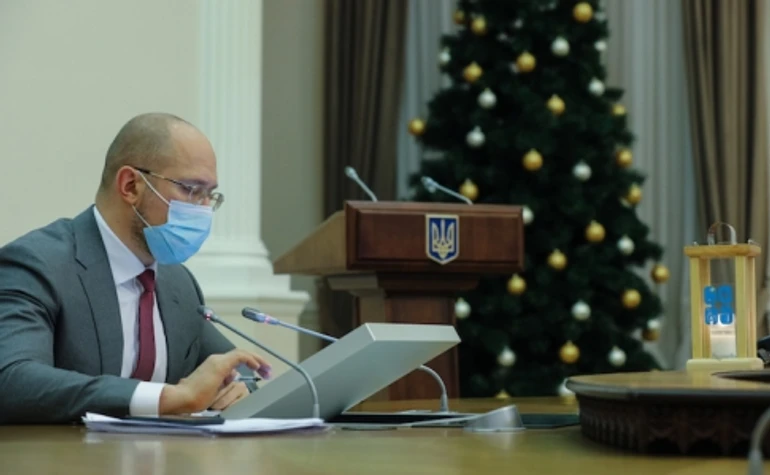 Кабмін хоче урізати свої повноваження, а нардепи планують посилити наслідки застосування санкцій