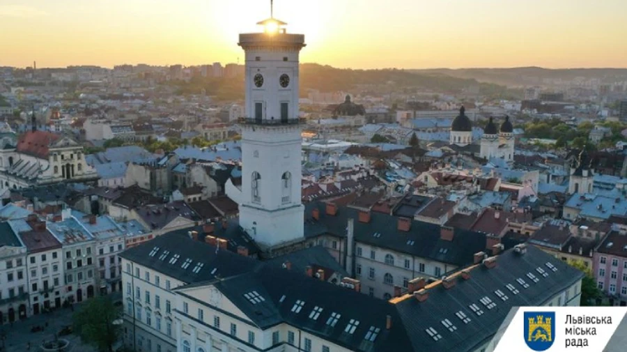Горсовет во Львове провел первое заседание без мэра. Садовый возмущен