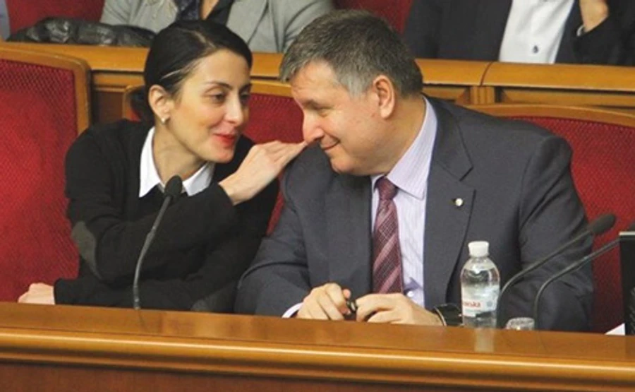 Аваков удовлетворил отставку Деканоидзе немедленно