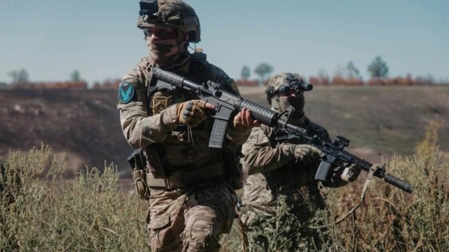 Скільки чоловіків і жінок готові зі зброєю в руках захищати Україну – опитування