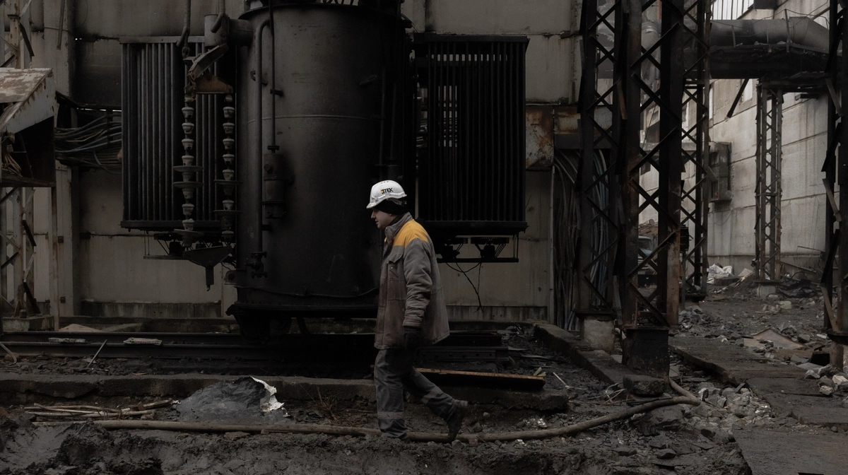 Ukrainian government to introduce extra pay for energy workers in repair crews