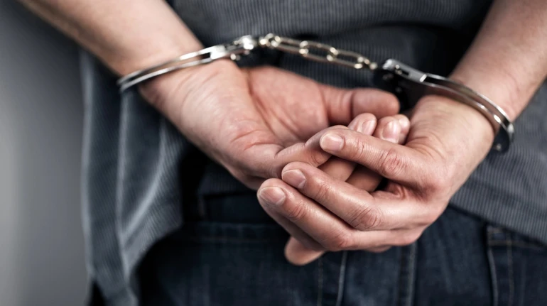 На Миколаївщині 3-річний хлопчик помер від отруєння чадним газом, поки батько випивав