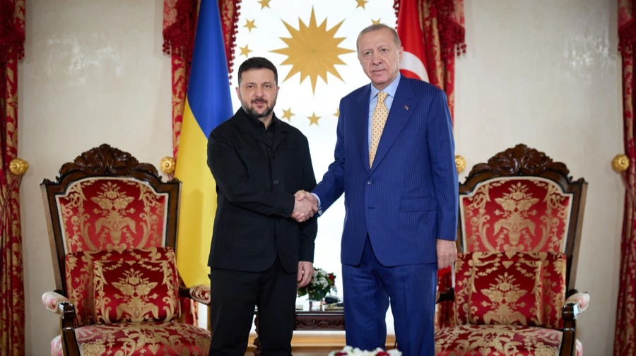 Erdoğan tells Zelenskyy Türkiye is willing to host next round of peace talks