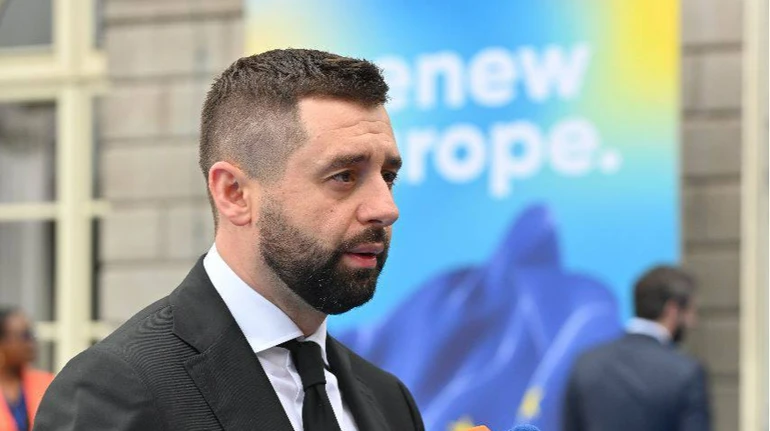 Арахамія розповів про зустріч слуг із Зеленським: Не час для внутрішніх конфліктів
