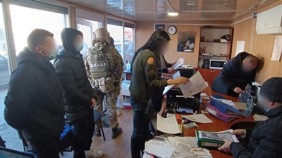 Пятеро жителей Закарпатья продали несколько тысяч поддельных covid-сертификатов