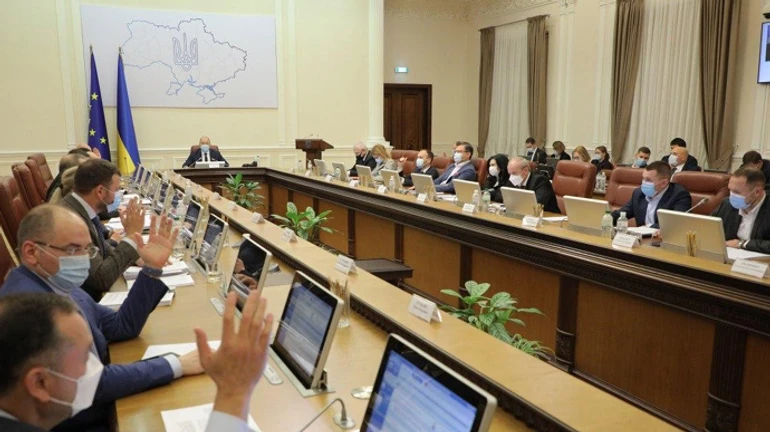 Кабмин передал на дороги 62 миллиона из программы Минздрава по онкозаболеваниям