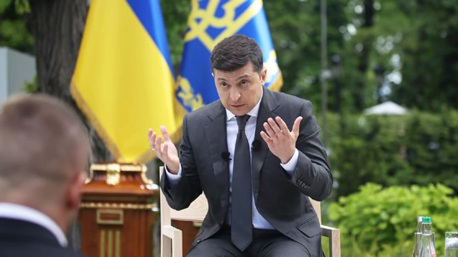 Новини 15 липня: конкуренти Зеленського, умови роботи шкіл