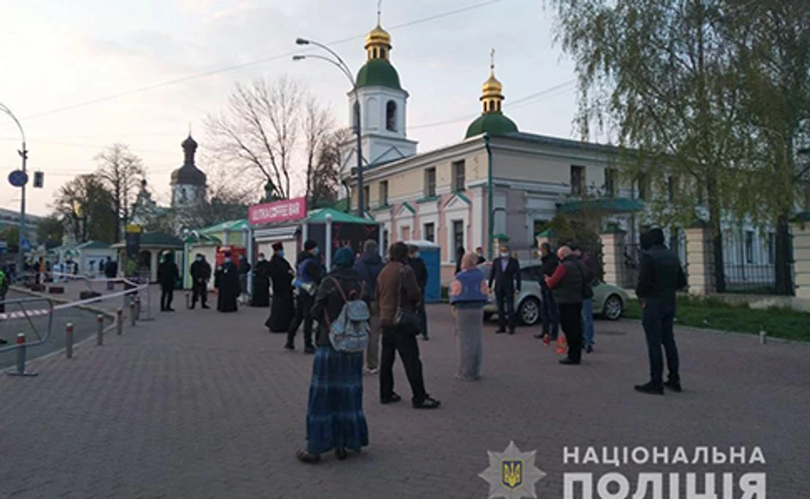 Поліція стежить за храмом, куди УПЦ МП везе Благодатний вогонь