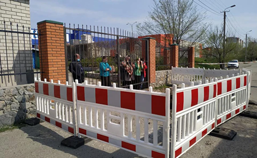 В Днипре из намерений благих и побуждений праведных перекопали дорогу к церкви