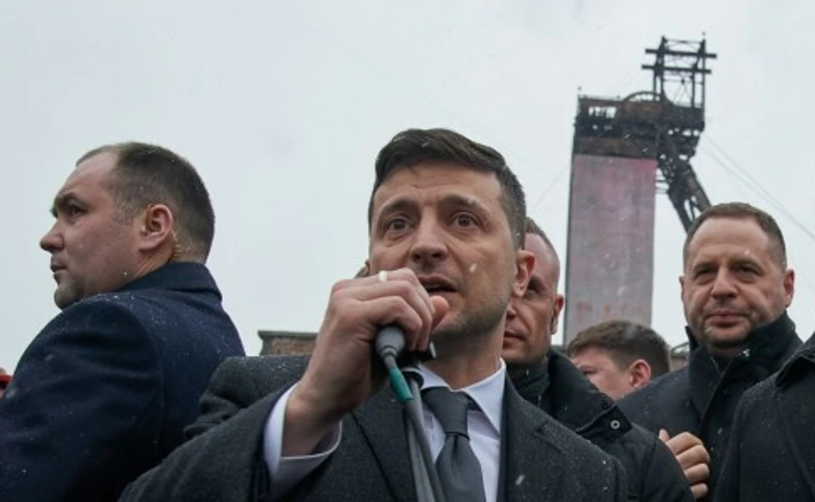 Зеленский: Записи Гончарука заливали с техники Грошей