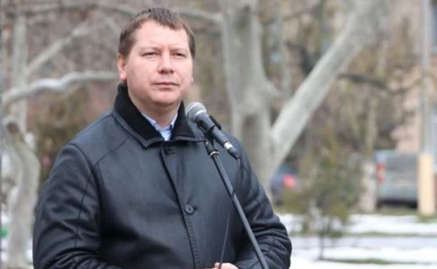 Голова Херсонщини відкинув підозру: Батьком Гандзюк маніпулюють