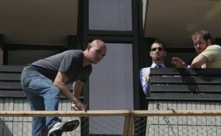 Не прыгнул: киевский самоубийца залез обратно в окно