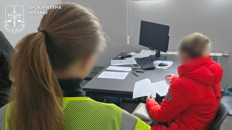 Издевательства над 17-летней пациенткой в больнице Житомира: двум медсестрам объявили подозрения в истязании