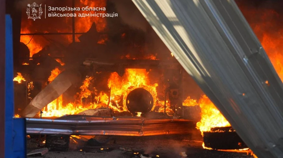 РФ знову атакувала Запоріжжя: пошкоджені складські приміщення