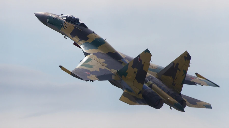 Военные показали, как догорал сбитый российский истребитель Су-35