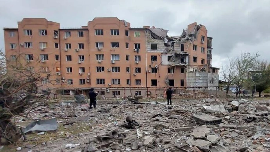 Occupiers attack Mykolaiv with S-300 missiles, five-storey building hit