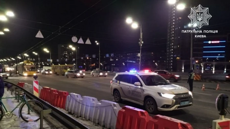 У Києві перекривали міст Патона, шукали вибухівку
