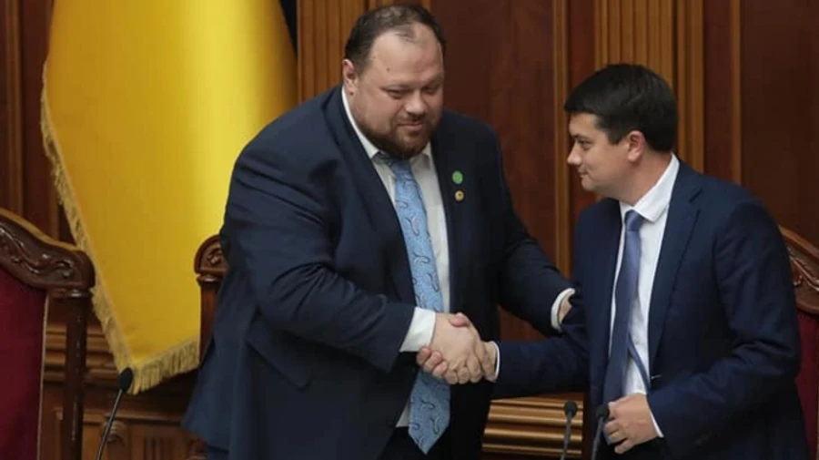 Стефанчук допускає, що Разумкова може позбавити мандата з'їзд слуг, але...