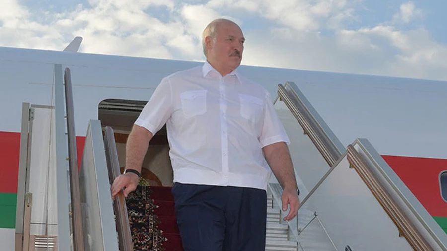 Лукашенко собирается изменить конституцию Беларуси