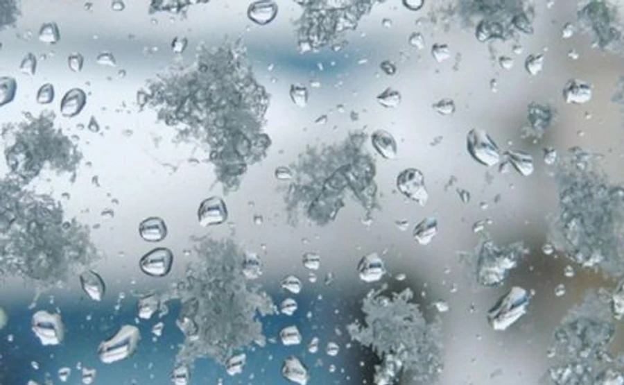 Під кінець січня Україну припорошить мокрим снігом, хоч і без морозу