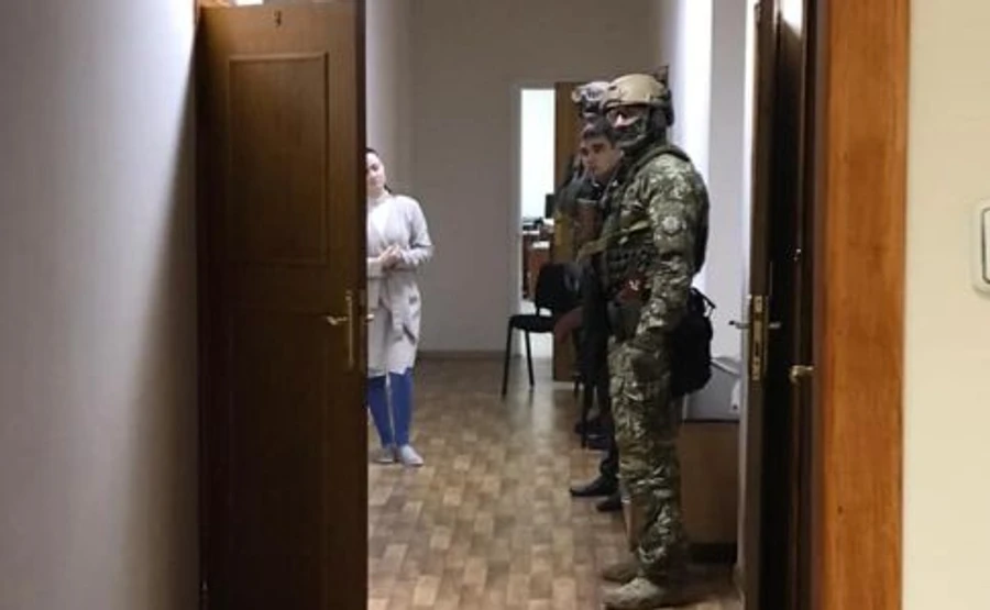 В охоронній фірмі, яку підозрюють у катуванні дітей, проходять обшуки – ЗМІ