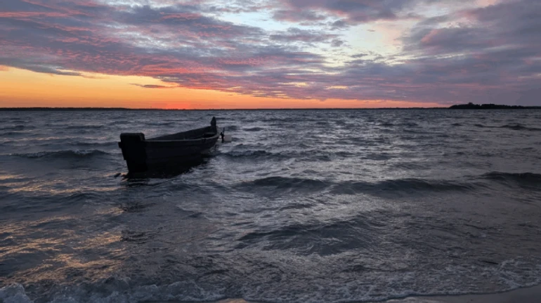 На волнах Свитязя: все, что нужно знать об отдыхе на самом глубоком озере страны