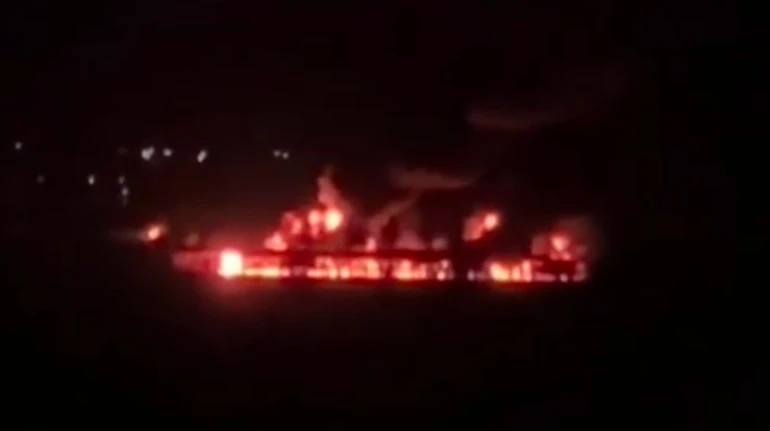 У Новоросійську після атаки дронів палає нафтовий термінал