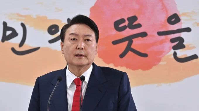 У Південній Кореї оголосили воєнний стан