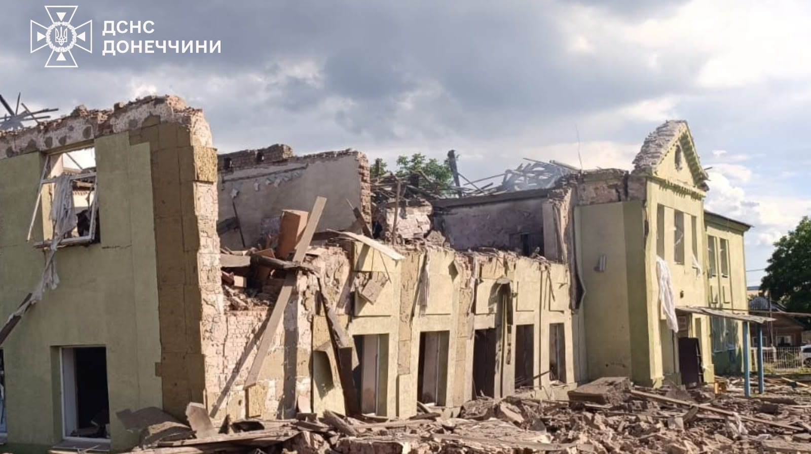 Росіяни вдарили по Слов'янську: загинув чоловік, ще троє людей поранені