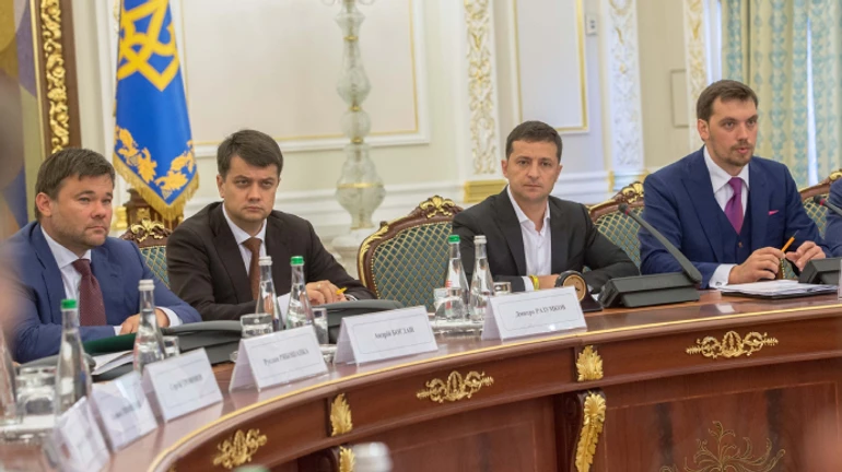 Зеленський розповів, чому попрощався з деякими людьми зі своєї команди