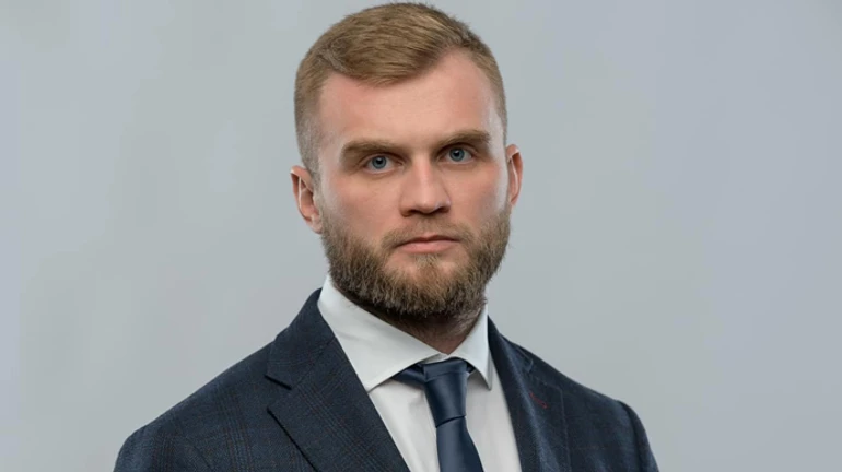 Еще одного слугу выгнали из фракции