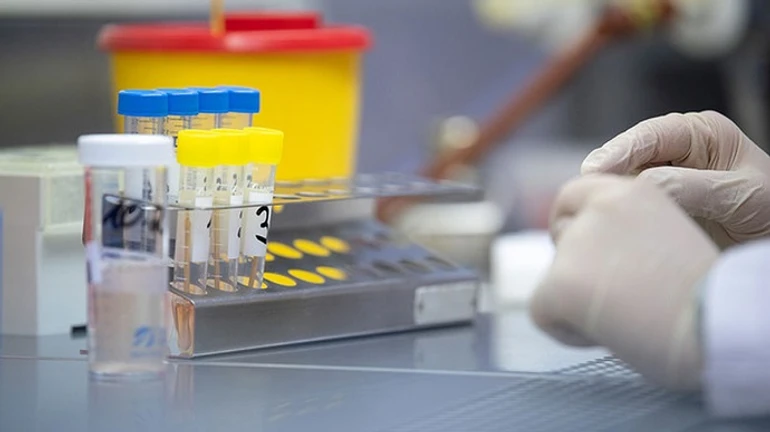 Медики виявили нову мутацію індійського штаму COVID