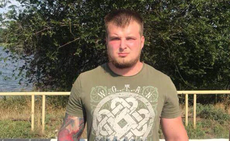 Задержали подозреваемого в убийстве активиста Сармата – источники