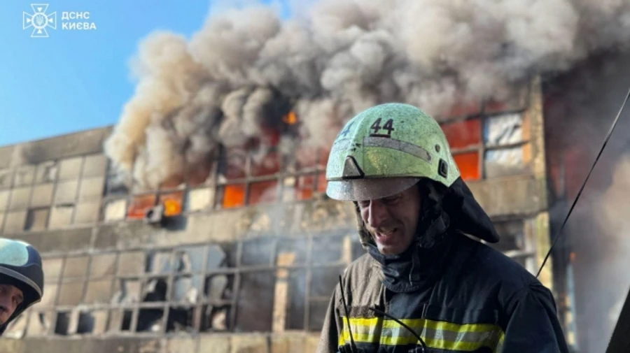 Росія атакувала 18-ма ракетами і 400 дронами, треба санкції і інвестиції у зброю – Зеленський