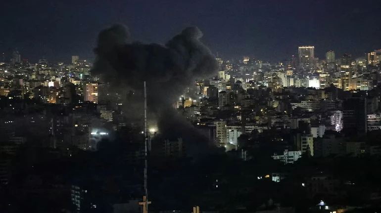 ЦАХАЛ: Израиль наносит удары по Тегерану и Бейруту, Иран запустил ракеты в сторону Израиля