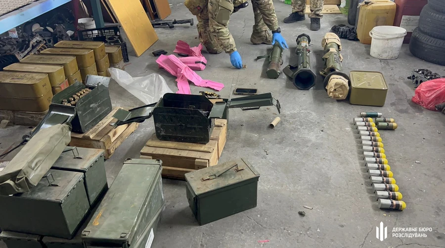 Гранатометы по почте: ГБР разоблачило бойцов, которые перепродавали оружие, похищенное на фронте