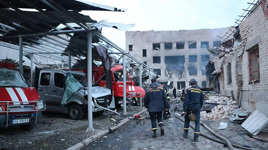 Rescuer injured in Dnipro undergoes surgery